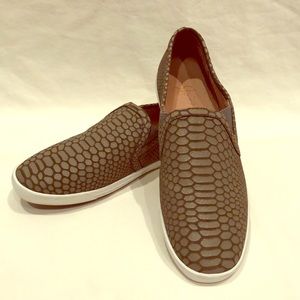 New Joie Kidmore Sneakers size 37
